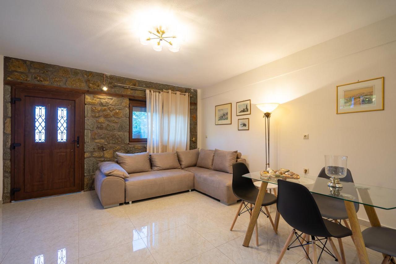 Meteoron Theasis Apartment กาลัมปากา ภายนอก รูปภาพ