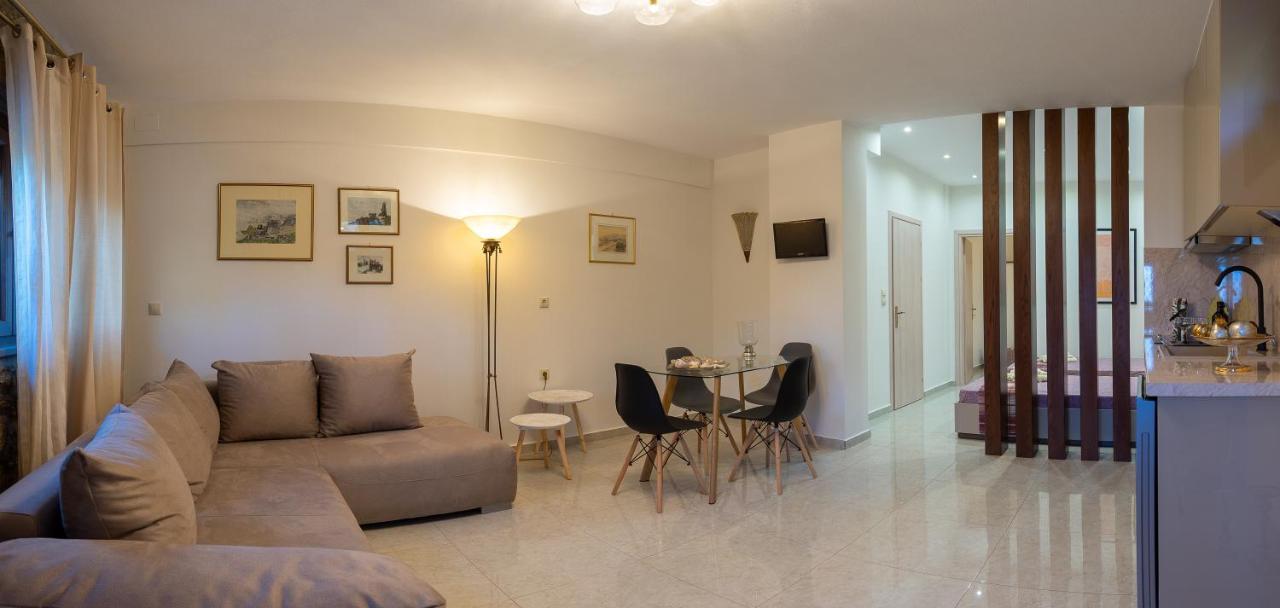 Meteoron Theasis Apartment กาลัมปากา ภายนอก รูปภาพ