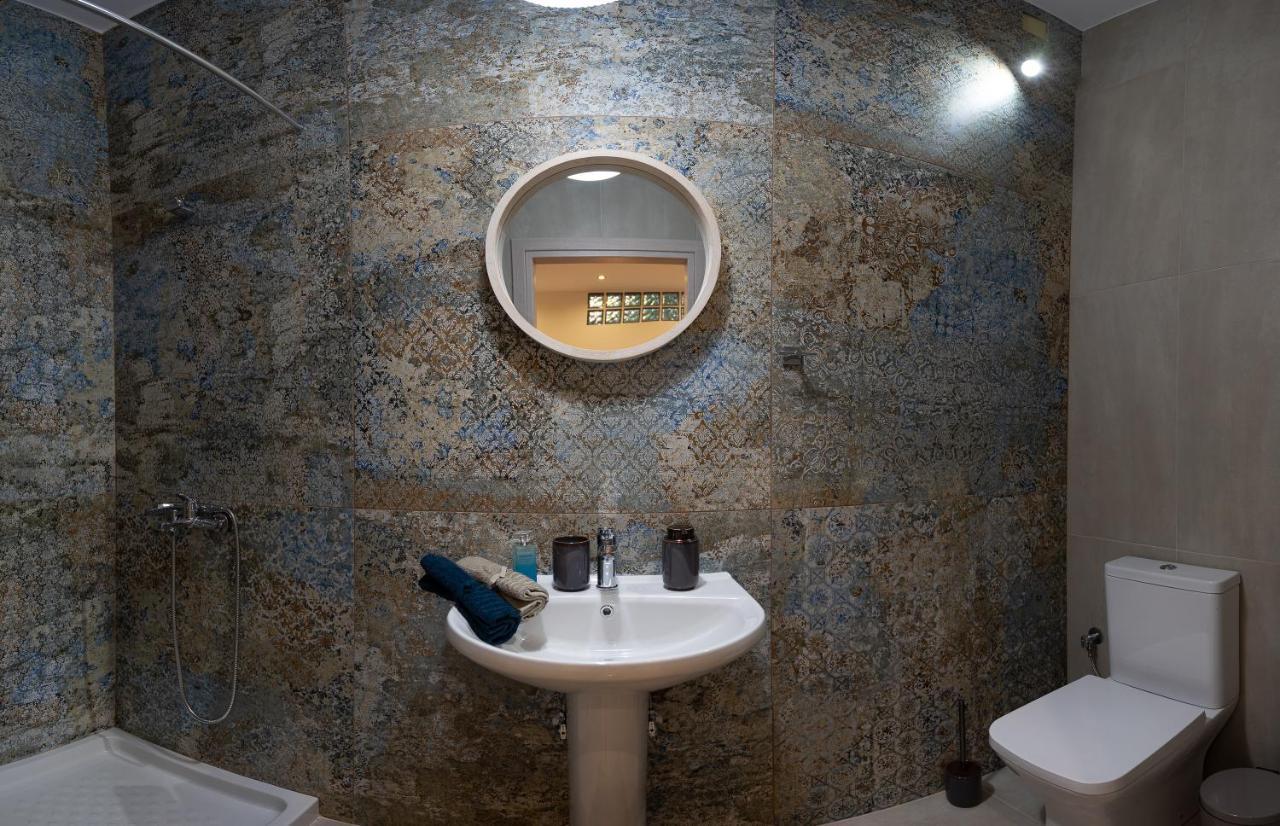 Meteoron Theasis Apartment กาลัมปากา ภายนอก รูปภาพ