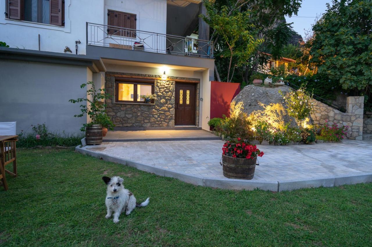 Meteoron Theasis Apartment กาลัมปากา ภายนอก รูปภาพ
