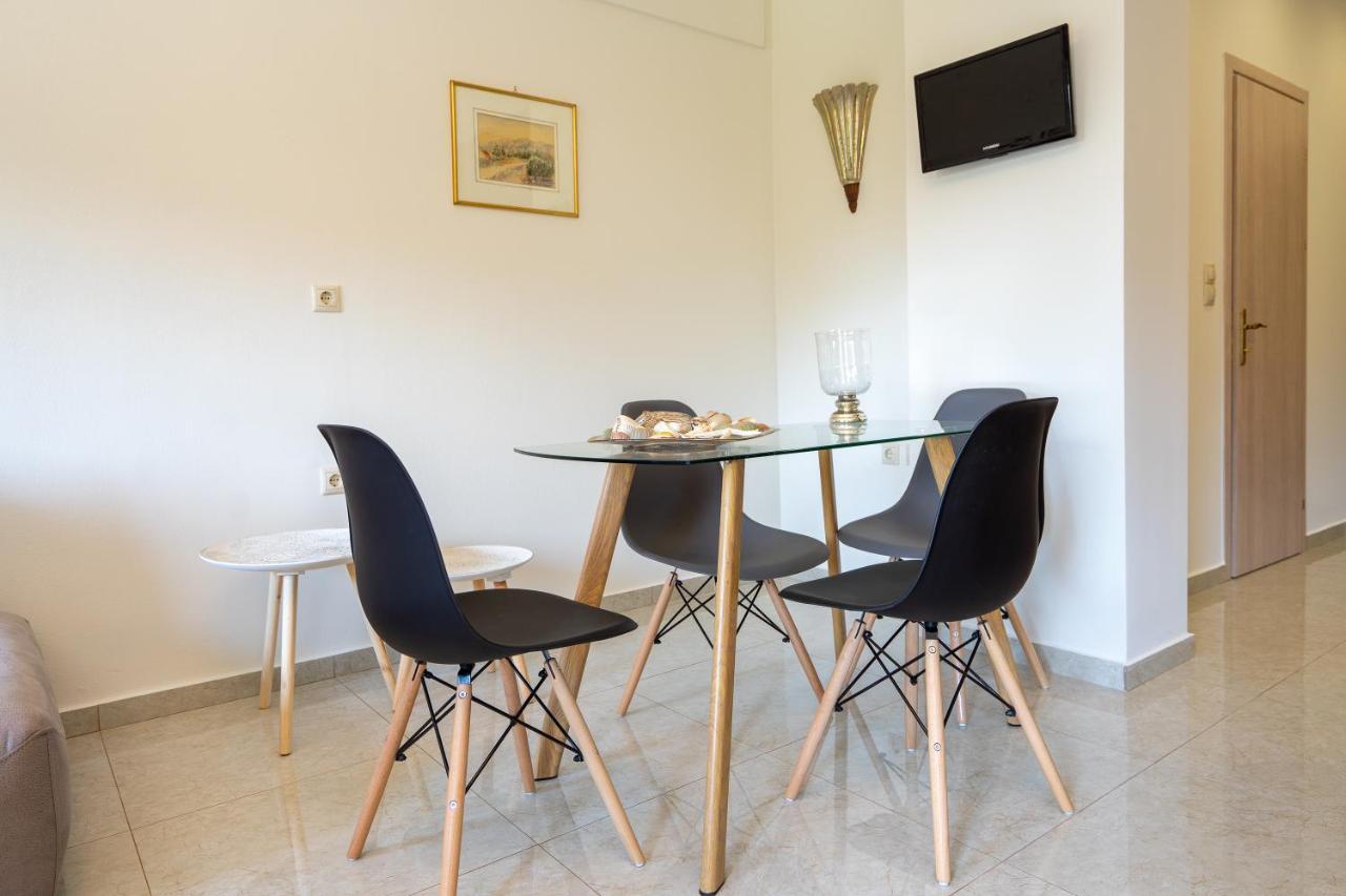 Meteoron Theasis Apartment กาลัมปากา ภายนอก รูปภาพ