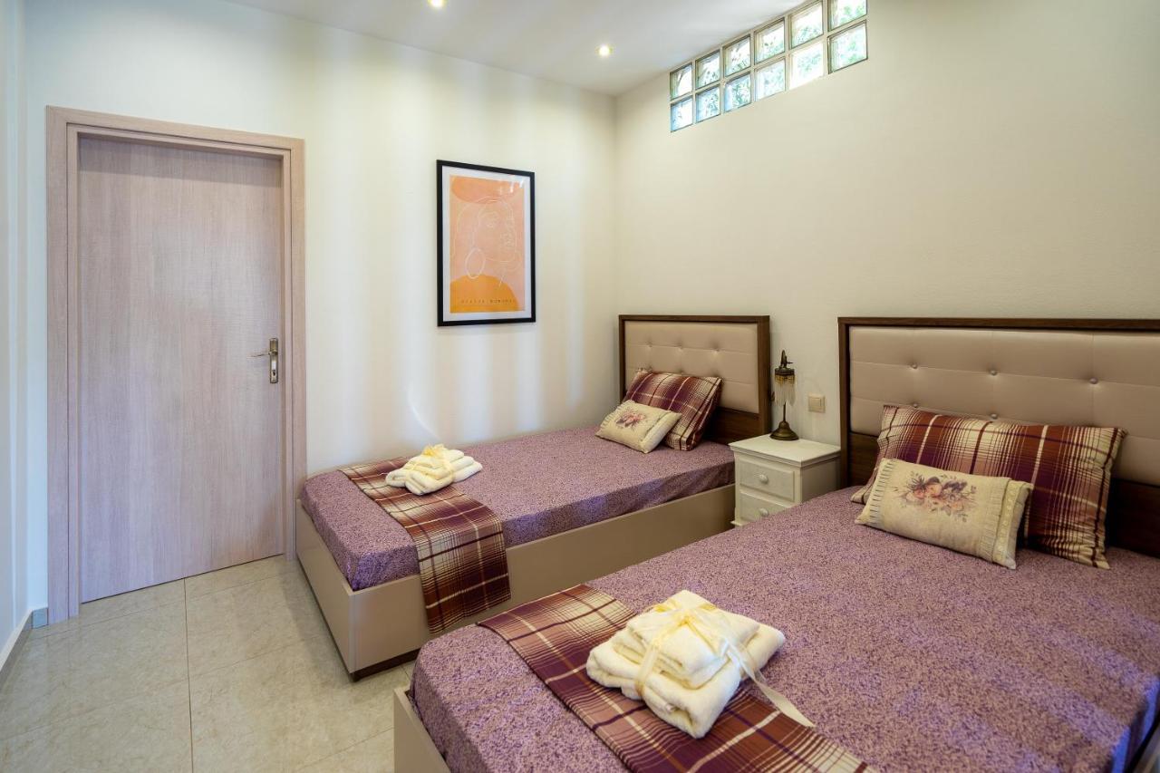Meteoron Theasis Apartment กาลัมปากา ภายนอก รูปภาพ